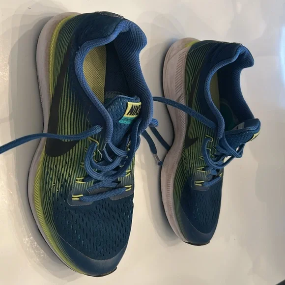 Nike Blue and Yellow Running Shoes - Picture 4 of 6